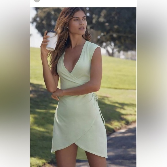 NWT Anthropologie Daily Practice Montauk V-Neck Mini Dress Wrap Lime M - Picture 4 of 13